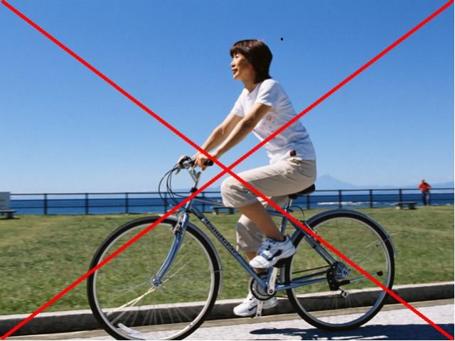 自転車、バイクは禁止です。